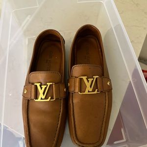 Men’s Louis Vuitton loafer size 9